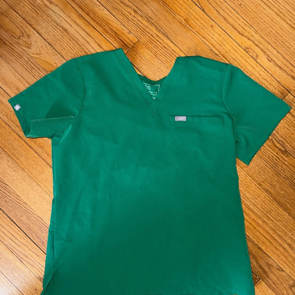 Figs Women's V-Neck Medical Scrub Top in Emerald Green